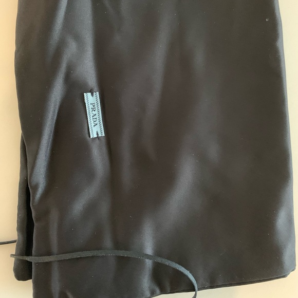 Authentic Prada Button Pump - Size 40.5 - Picture 13 of 15